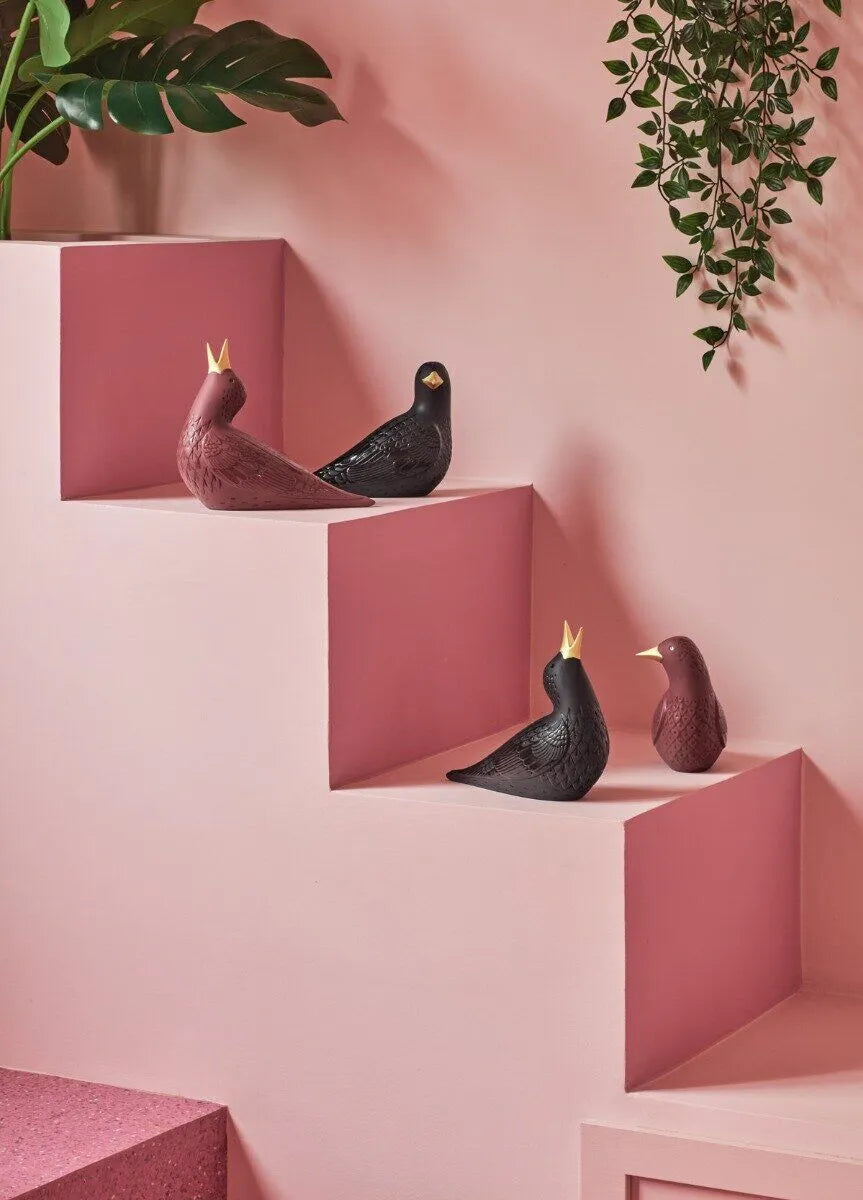Lladro Starling II Figurine. Black-Goviers